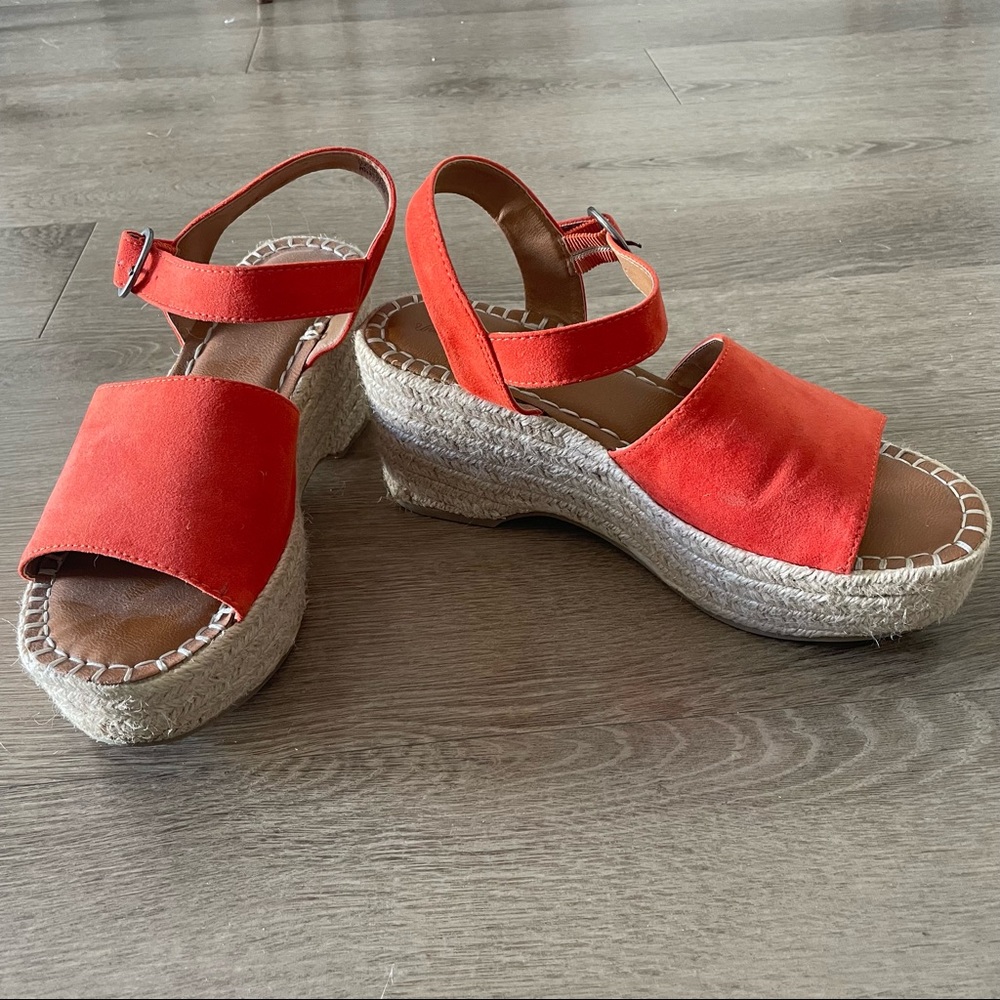 Universal Thread orange platform sandal flatforms